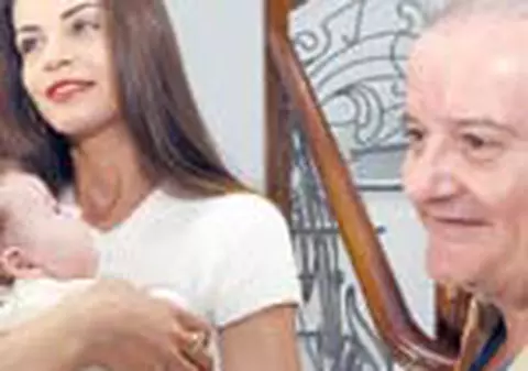 10 tiruri cu flori pentru botezul Irinei