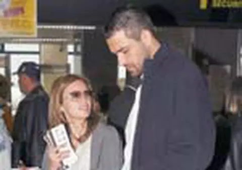 Fac nunta in strainatate