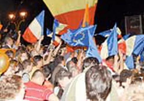 Simpatizantii, in strada 