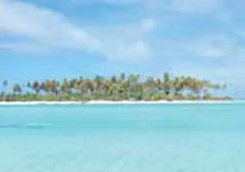 Luna de miere pe 'Insula Iubirii'