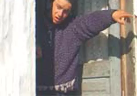 Si-a batut sora cu pietre