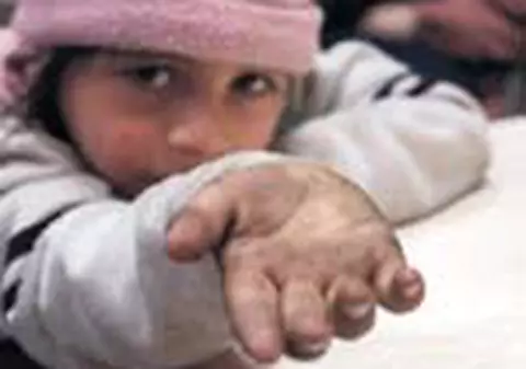 Minorii, fabrici de bani