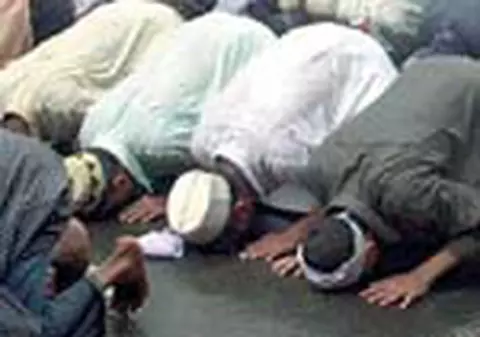 Rugaciunile islamice ii fac mai destepti pe musulmani