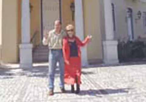 Ei locuiesc in casa lui Carol al II-lea