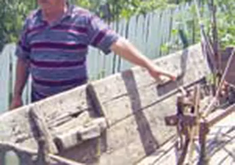 Aici a cazut in cap un bebelus