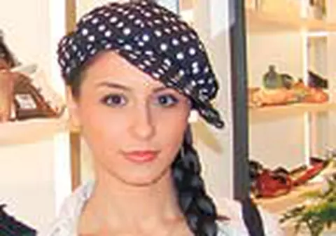 Betty de la Etnic are peste 200 de perechi de pantofi