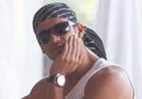 Chivu la plaja cu iubita