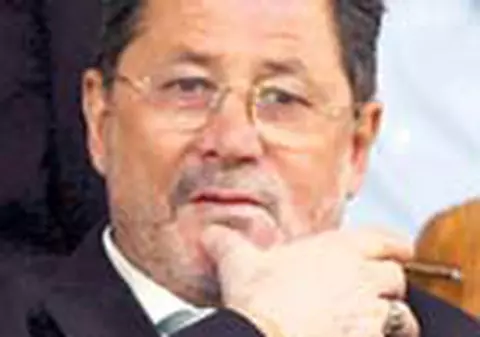 Copos, ironizat de Cornel Dinu