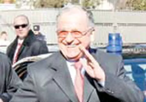 'Iliescu, cand iesi la pensie?'