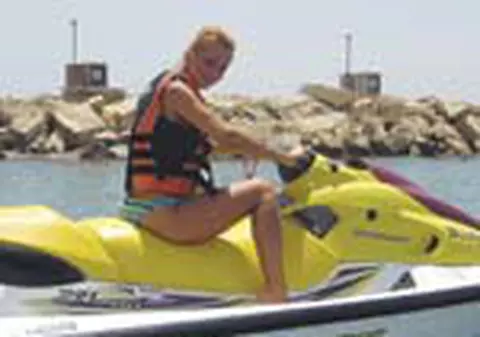 Magda a facut ture pe ski-jet