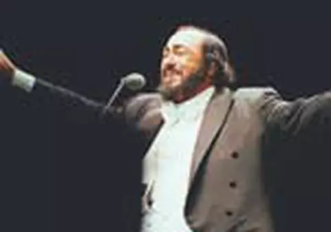 Pavarotti, pe moarte?
