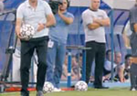 Contre Becali - Hagi