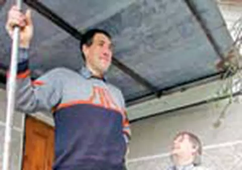 Cel mai inalt om din lume nu vrea sa se insoare 