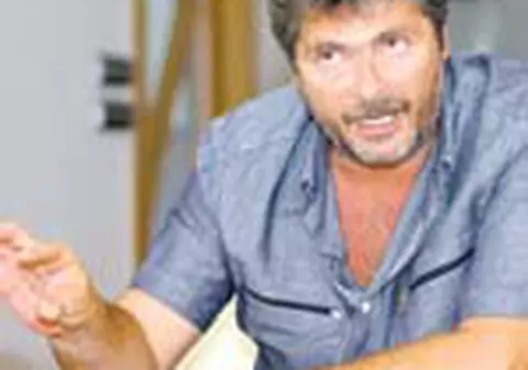 O 'armata' de politisti, pe urma hotilor