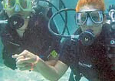 Miki, scufundari in Mediterana