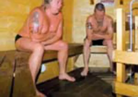 Au rezistat in sauna la 110 grade Celsius