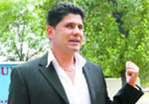 'Avem un spion printre noi! Eu il stiu'