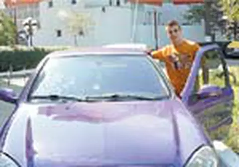 A investit banii intr-o masina