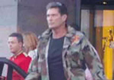 David Hasselhoff  umbla beat crita prin Bucuresti
