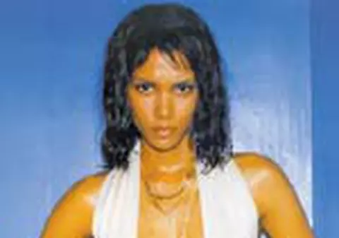 Halle Berry este amenintata cu moartea de un rasist