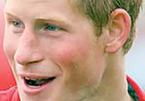 Printul Harry  'a tras pe nas' vodca