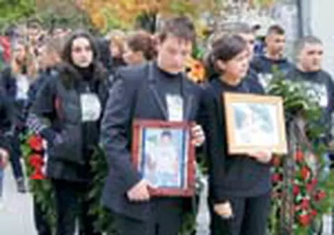 1.000 de oameni le-au spus 'Adio'