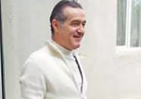 Gigi Becali i-a luat la misto pe puscariasii procesomani