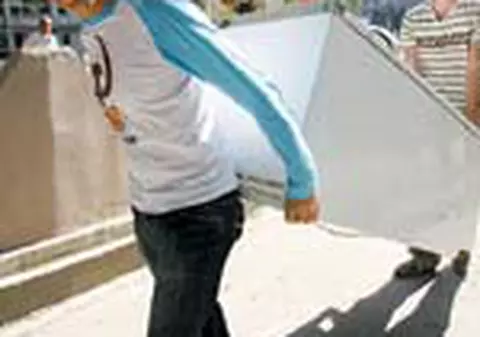 S-au mutat cu tot cu frigider