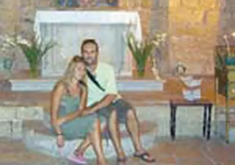 Kitty a fost la Mormantul Sfant