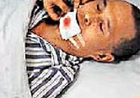 L-a sarutat pana l-a lasat fara buza