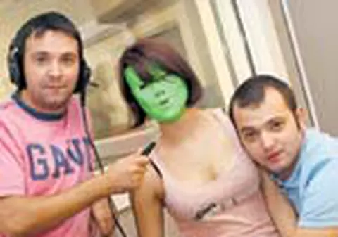 Ea  e mireasa pe NeVe