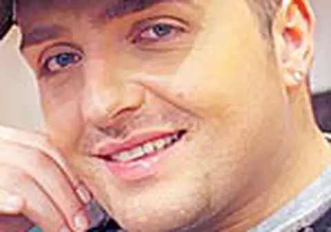 Costi isi mai face doua televiziuni