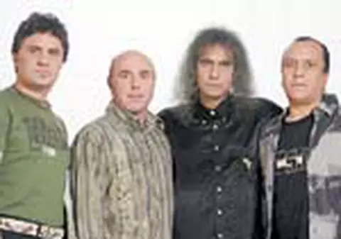 Trupa Iris, decorata de Traian Basescu