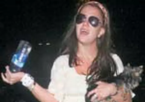 Britney, esti inconstienta?