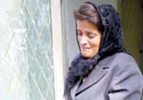 S-a spanzurat de dorul mamei