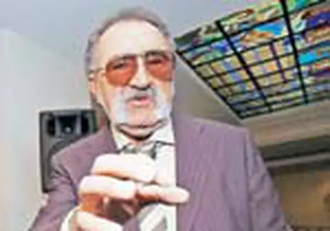 Tiriac vrea garzi inarmate