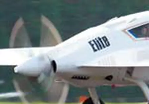 Berceanu isi face avion in Franta