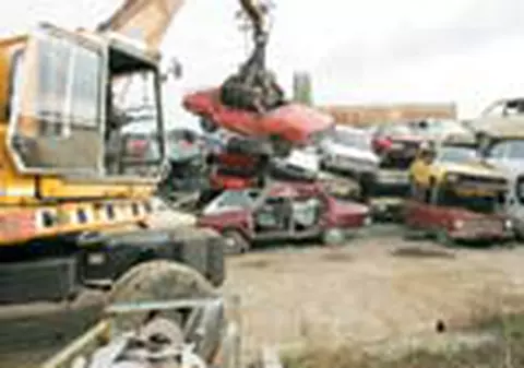 Au mai ramas 418 masini de dat