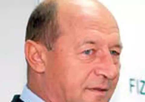 Traian Basescu s-a curentat la microfon