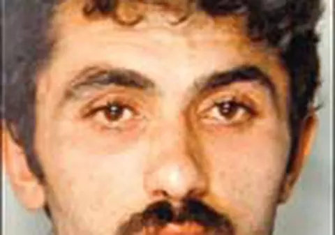 'Nu  ma lasati in puscaria  din Italia!'