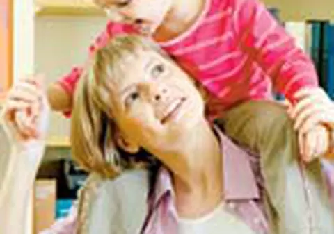 Cu cine va lasati copiii de Revelion