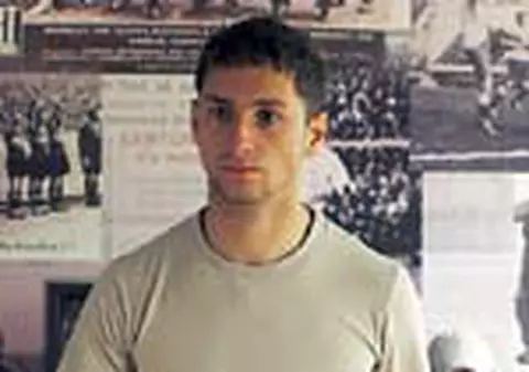 Iubita i-a zgariat bolidul