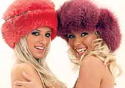 Sanziana asteapta Mosul la patinoar, iar Cristina pregateste masa