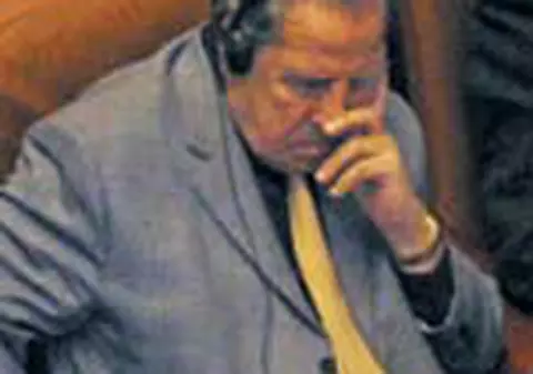 Nu vreti sa va mai vedem dormind?