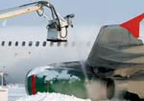 Ei au tinut ore bune avioanele pe pista