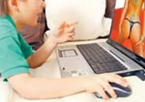 Nu lasati copiii singuri pe net