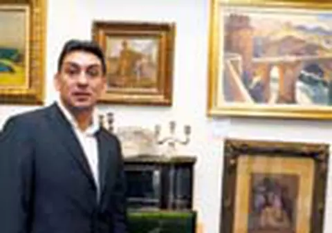 Ilie Dumitrescu, atacat in fata a doi politisti