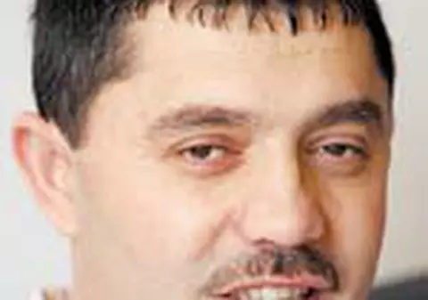 Guta si-a operat nasul a treia oara 