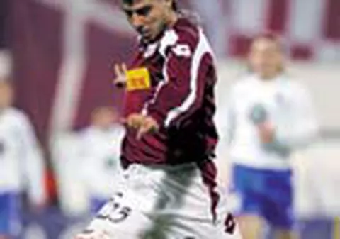 Cine i-o fi tuns asa?