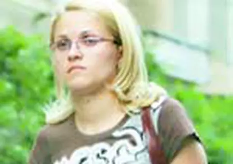 Profa Corina are datorii la intretinere